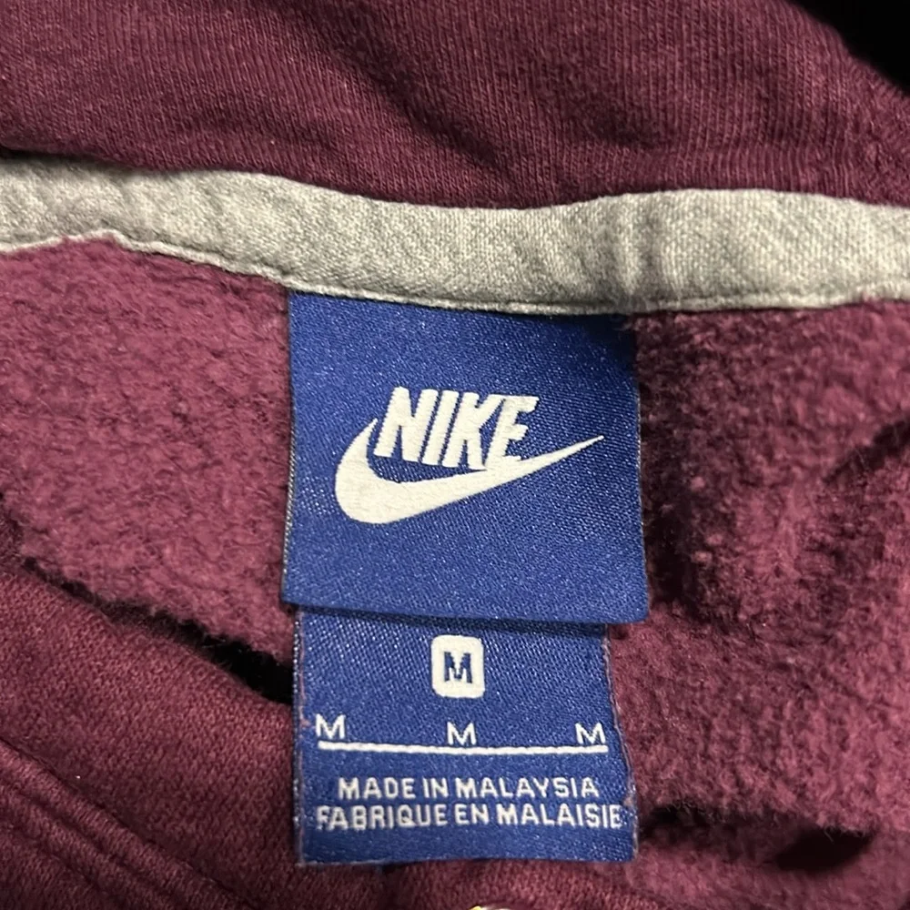 Nike Women’s Purple Funnel Neck Pullover Hoodie Size Medium - Picture 5 of 6